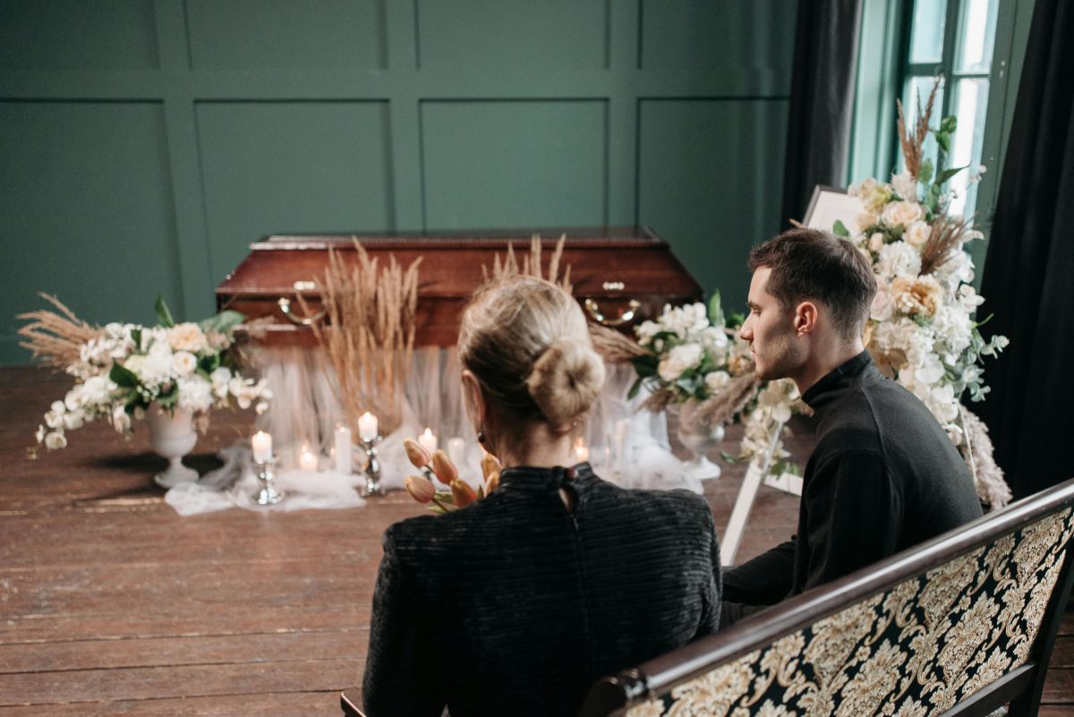 ¿Qué pasa si fallece uno antes de firmar el divorcio?